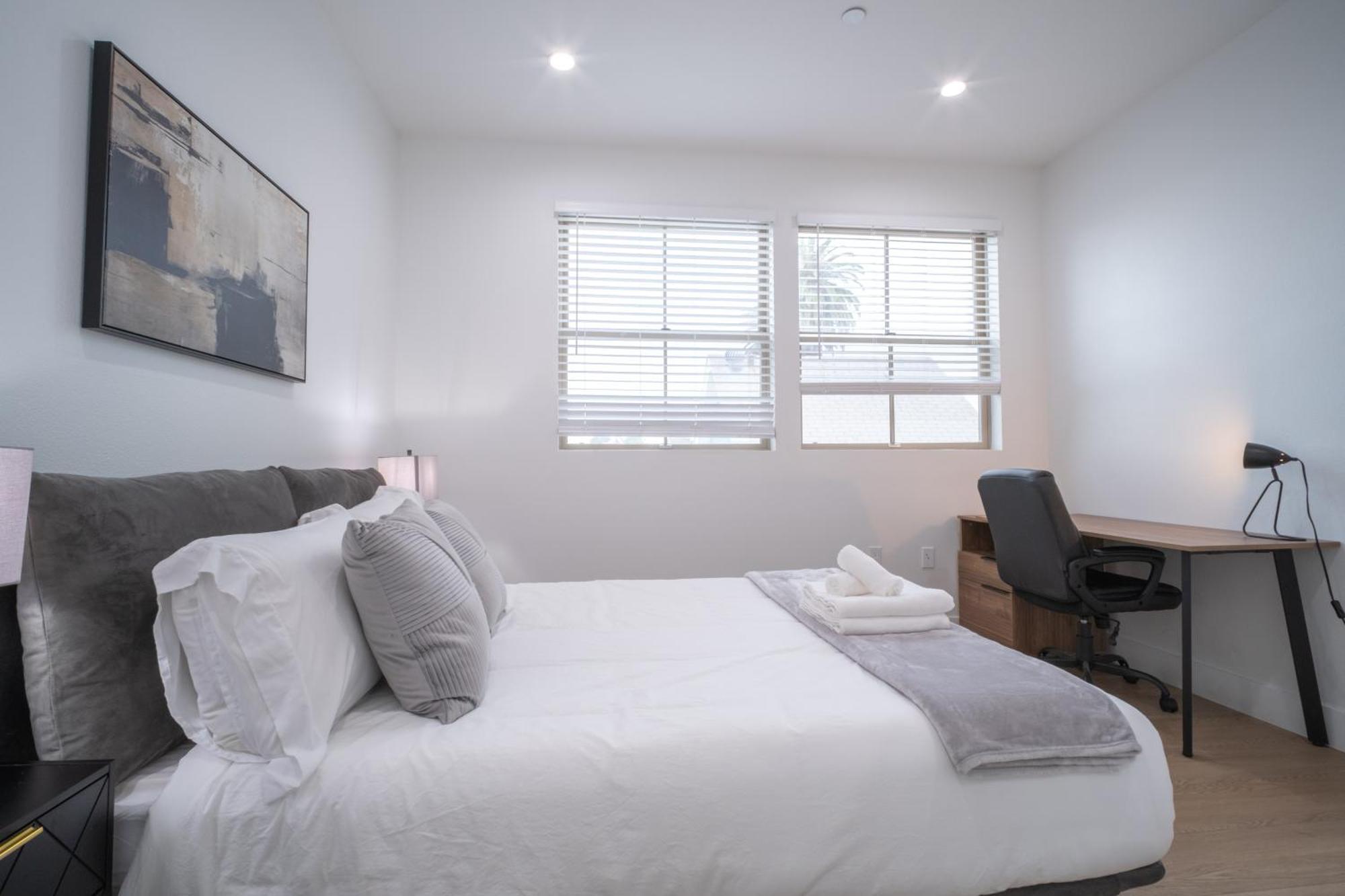 Stylish Private Room By Downtown La With Private Parking — Photos 3